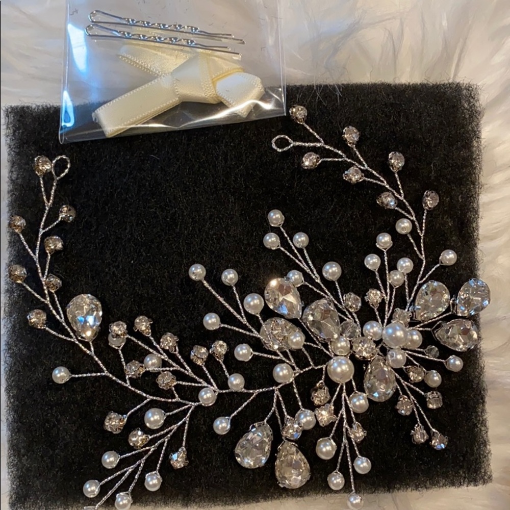 Bridal crystal and Pearl hair accessory